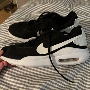 Nike Black and White Runners size 8